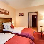Western Vista Hotel 4*