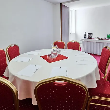 Western Vista Hotel 4*