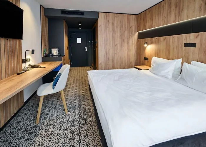 Western Vista 4*